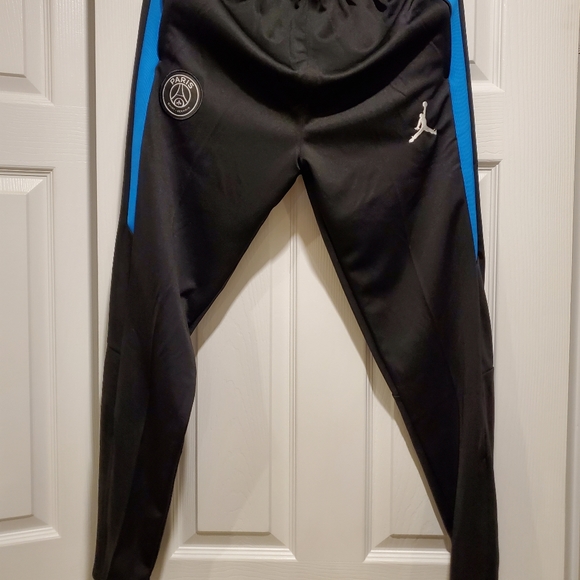 Jordan tracksuit PSG - Picture 2 of 3